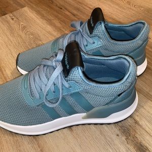 Women’s Size 9 Adidas Shoes